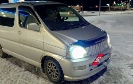 Toyota Touring HiAce I, 2001 год, 759 000 рублей, 3 фотография