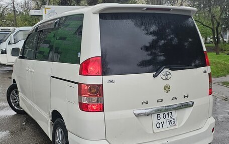 Toyota Noah III, 2002 год, 999 999 рублей, 4 фотография