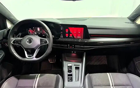 Volkswagen Golf VIII, 2022 год, 2 250 000 рублей, 7 фотография