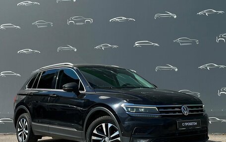 Volkswagen Tiguan II, 2018 год, 1 798 900 рублей, 3 фотография