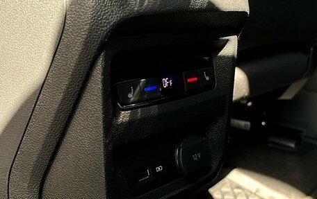 Volkswagen Tiguan II, 2018 год, 1 798 900 рублей, 10 фотография