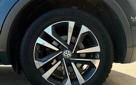 Volkswagen Tiguan II, 2018 год, 1 798 900 рублей, 26 фотография