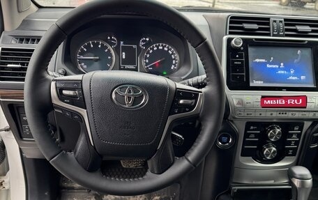 Toyota Land Cruiser Prado 150 рестайлинг 2, 2017 год, 4 300 000 рублей, 3 фотография