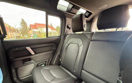 Land Rover Defender II, 2022 год, 9 100 000 рублей, 12 фотография