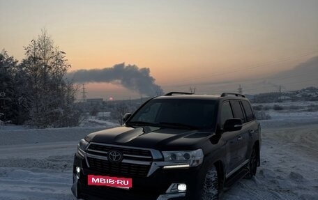Toyota Land Cruiser 200, 2016 год, 5 000 000 рублей, 2 фотография