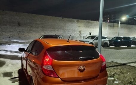 Hyundai Solaris II рестайлинг, 2014 год, 1 100 000 рублей, 2 фотография