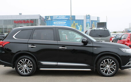 Mitsubishi Outlander III рестайлинг 3, 2018 год, 2 499 000 рублей, 4 фотография