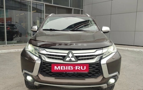 Mitsubishi Pajero Sport III рестайлинг, 2017 год, 2 799 000 рублей, 2 фотография