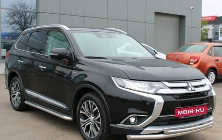 Mitsubishi Outlander III рестайлинг 3, 2018 год, 2 499 000 рублей, 3 фотография