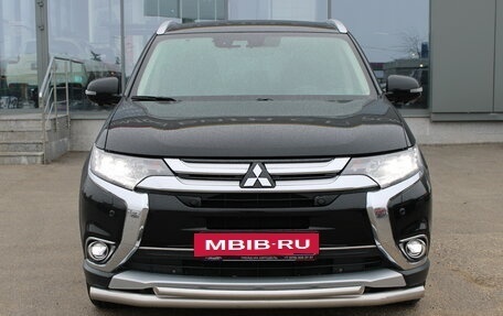 Mitsubishi Outlander III рестайлинг 3, 2018 год, 2 499 000 рублей, 2 фотография