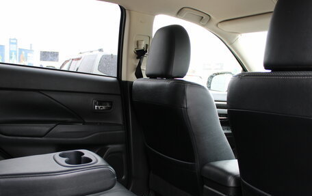 Mitsubishi Outlander III рестайлинг 3, 2018 год, 2 499 000 рублей, 18 фотография