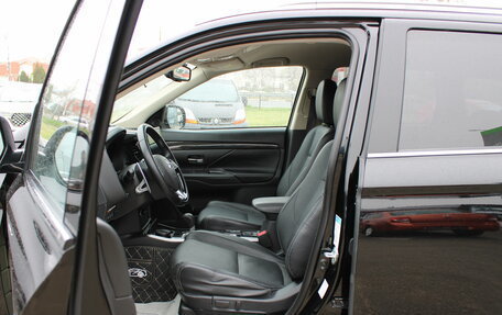 Mitsubishi Outlander III рестайлинг 3, 2018 год, 2 499 000 рублей, 13 фотография