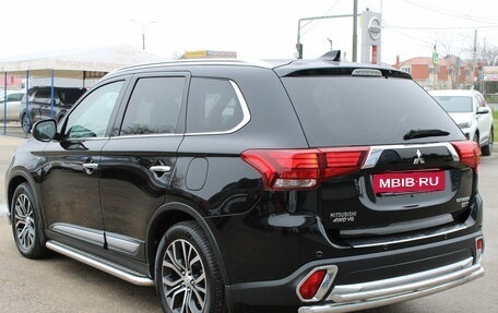 Mitsubishi Outlander III рестайлинг 3, 2018 год, 2 499 000 рублей, 7 фотография