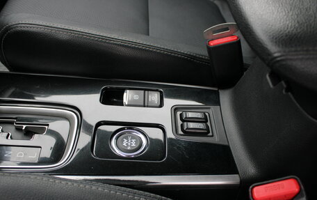 Mitsubishi Outlander III рестайлинг 3, 2018 год, 2 499 000 рублей, 26 фотография