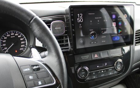 Mitsubishi Outlander III рестайлинг 3, 2018 год, 2 499 000 рублей, 23 фотография