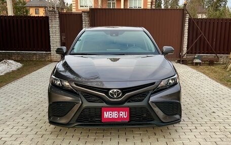Toyota Camry, 2022 год, 2 950 000 рублей, 1 фотография