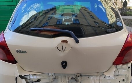 Toyota Vitz, 2005 год, 350 000 рублей, 3 фотография
