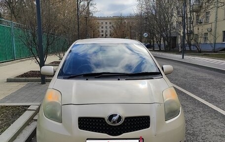Toyota Vitz, 2005 год, 350 000 рублей, 2 фотография