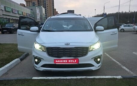 KIA Carnival III, 2018 год, 2 860 000 рублей, 2 фотография