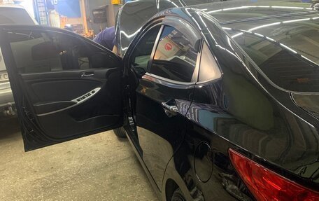 Hyundai Solaris II рестайлинг, 2011 год, 850 000 рублей, 7 фотография