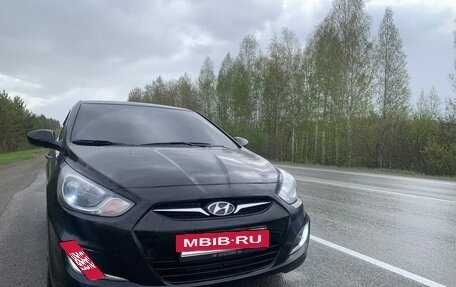 Hyundai Solaris II рестайлинг, 2011 год, 850 000 рублей, 5 фотография