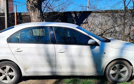 Skoda Rapid I, 2014 год, 900 000 рублей, 3 фотография