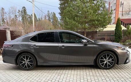 Toyota Camry, 2022 год, 2 950 000 рублей, 4 фотография