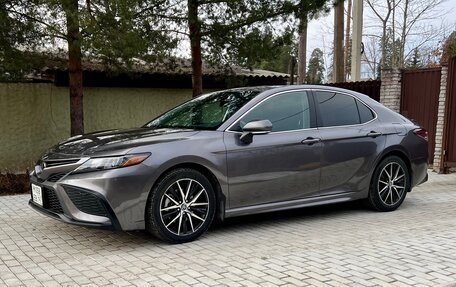 Toyota Camry, 2022 год, 2 950 000 рублей, 3 фотография