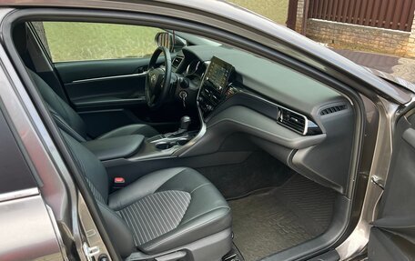 Toyota Camry, 2022 год, 2 950 000 рублей, 11 фотография