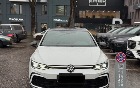 Volkswagen Golf VIII, 2023 год, 1 980 000 рублей, 2 фотография