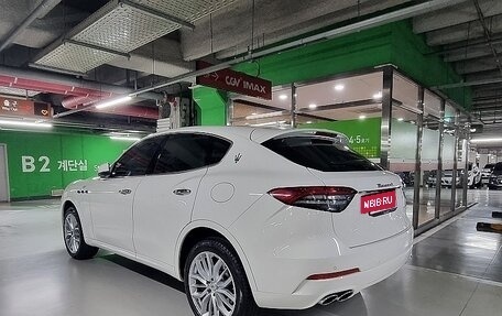 Maserati Levante I, 2022 год, 6 210 000 рублей, 3 фотография