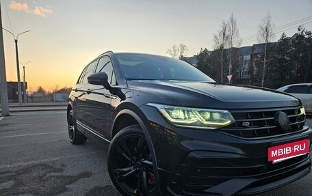 Volkswagen Tiguan II, 2022 год, 3 400 000 рублей, 2 фотография
