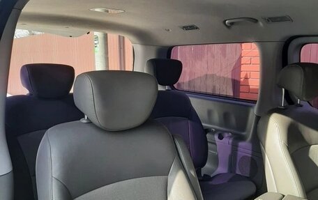 Hyundai Grand Starex Grand Starex I рестайлинг 2, 2012 год, 1 700 000 рублей, 9 фотография