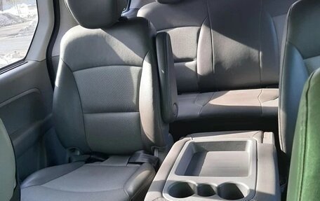 Hyundai Grand Starex Grand Starex I рестайлинг 2, 2012 год, 1 700 000 рублей, 12 фотография