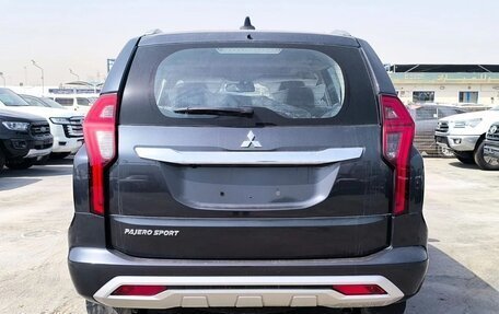 Mitsubishi Pajero Sport III рестайлинг, 2023 год, 3 950 000 рублей, 5 фотография