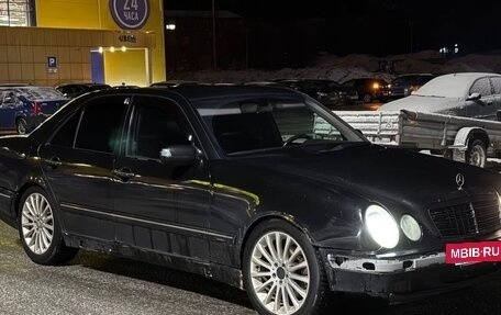 Mercedes-Benz E-Класс, 2001 год, 299 999 рублей, 2 фотография