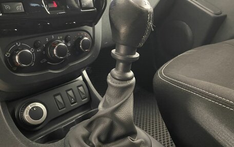 Renault Duster I рестайлинг, 2015 год, 1 050 000 рублей, 23 фотография