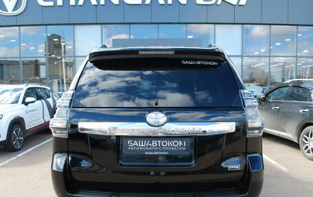 Toyota Land Cruiser Prado 150 рестайлинг 2, 2017 год, 4 580 000 рублей, 6 фотография