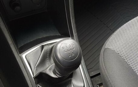 Hyundai Solaris II рестайлинг, 2012 год, 749 000 рублей, 19 фотография