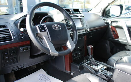 Toyota Land Cruiser Prado 150 рестайлинг 2, 2017 год, 4 580 000 рублей, 9 фотография