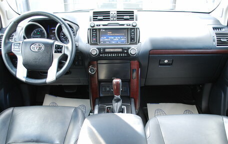 Toyota Land Cruiser Prado 150 рестайлинг 2, 2017 год, 4 580 000 рублей, 14 фотография