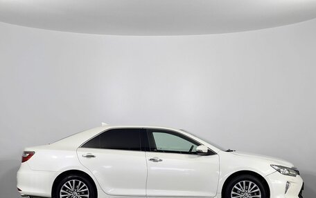 Toyota Camry, 2017 год, 2 170 000 рублей, 4 фотография