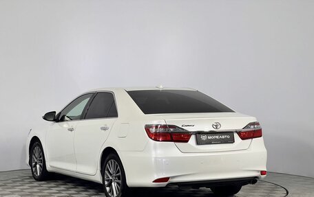 Toyota Camry, 2017 год, 2 170 000 рублей, 7 фотография