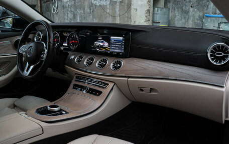 Mercedes-Benz E-Класс, 2018 год, 4 000 000 рублей, 9 фотография