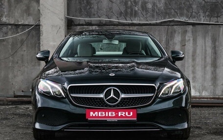 Mercedes-Benz E-Класс, 2018 год, 4 000 000 рублей, 2 фотография