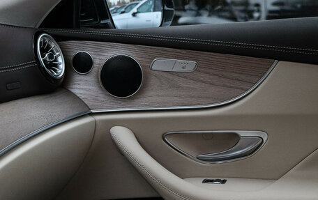 Mercedes-Benz E-Класс, 2018 год, 4 000 000 рублей, 13 фотография