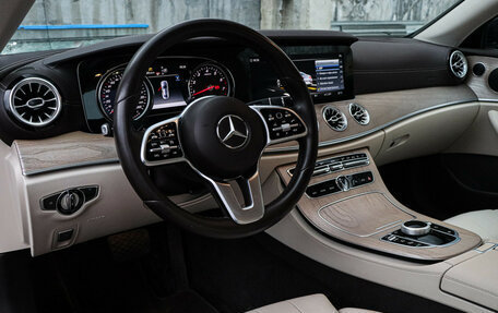 Mercedes-Benz E-Класс, 2018 год, 4 000 000 рублей, 14 фотография