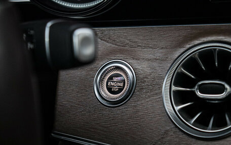 Mercedes-Benz E-Класс, 2018 год, 4 000 000 рублей, 24 фотография