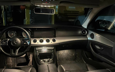 Mercedes-Benz E-Класс, 2019 год, 2 370 000 рублей, 10 фотография