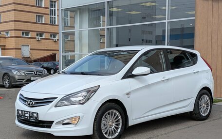 Hyundai Solaris II рестайлинг, 2015 год, 1 100 000 рублей, 3 фотография